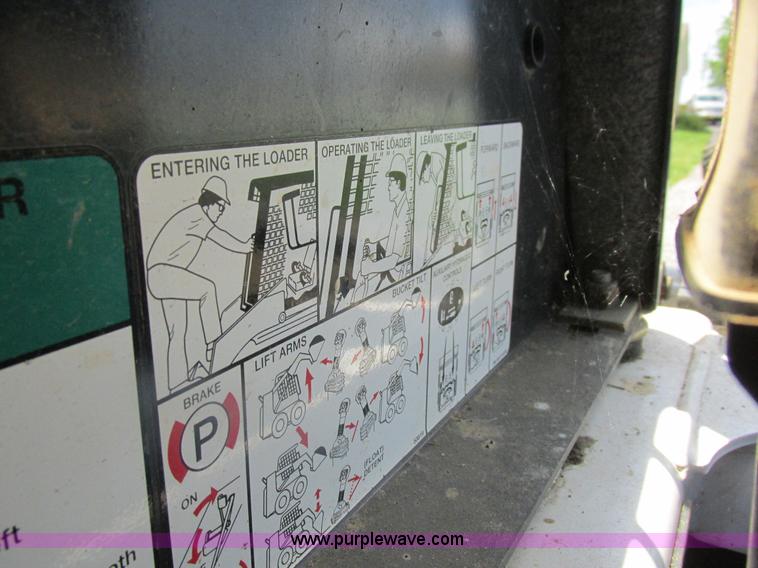 image for item L4012 2000 Bobcat 773 skid steer