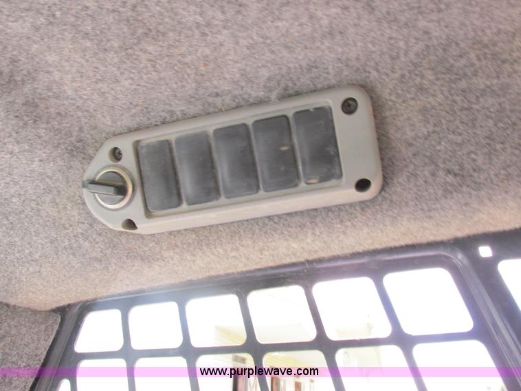 image for item L4012 2000 Bobcat 773 skid steer