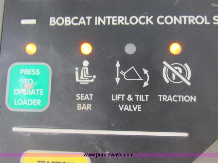 image for item L4012 2000 Bobcat 773 skid steer