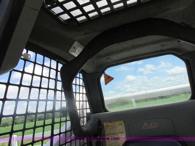 image for item L4012 2000 Bobcat 773 skid steer