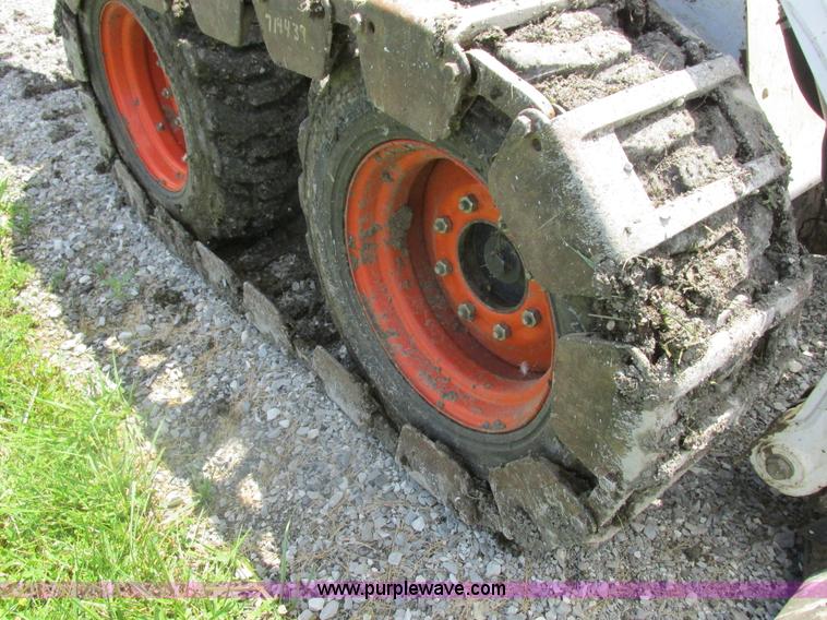 image for item L4012 2000 Bobcat 773 skid steer