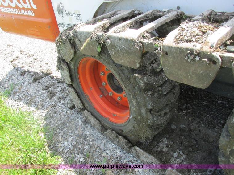 image for item L4012 2000 Bobcat 773 skid steer