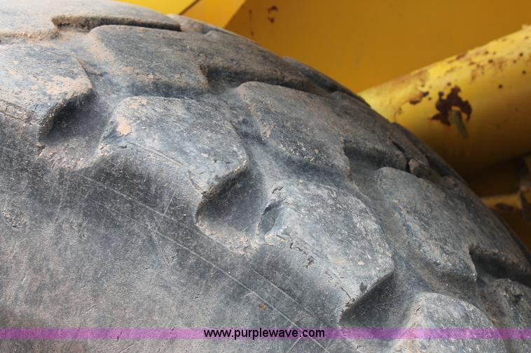 image for item L4368 2002 Komatsu WA270 wheel loader