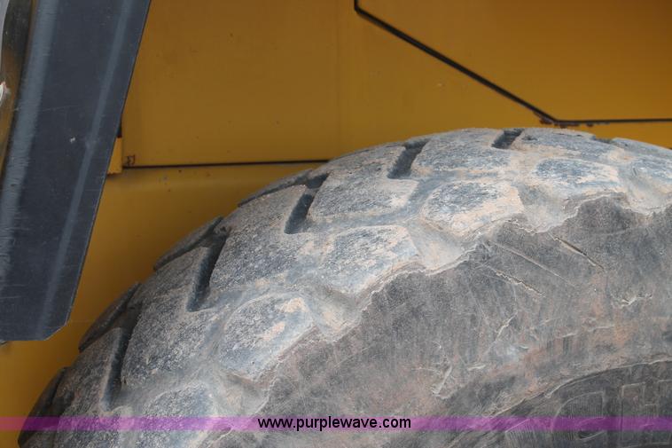 image for item L4368 2002 Komatsu WA270 wheel loader