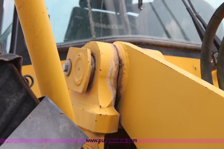 image for item L4368 2002 Komatsu WA270 wheel loader