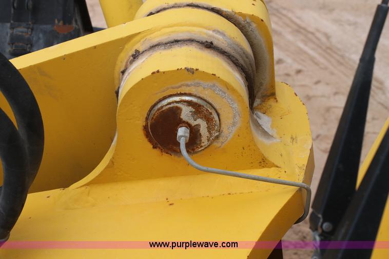 image for item L4368 2002 Komatsu WA270 wheel loader