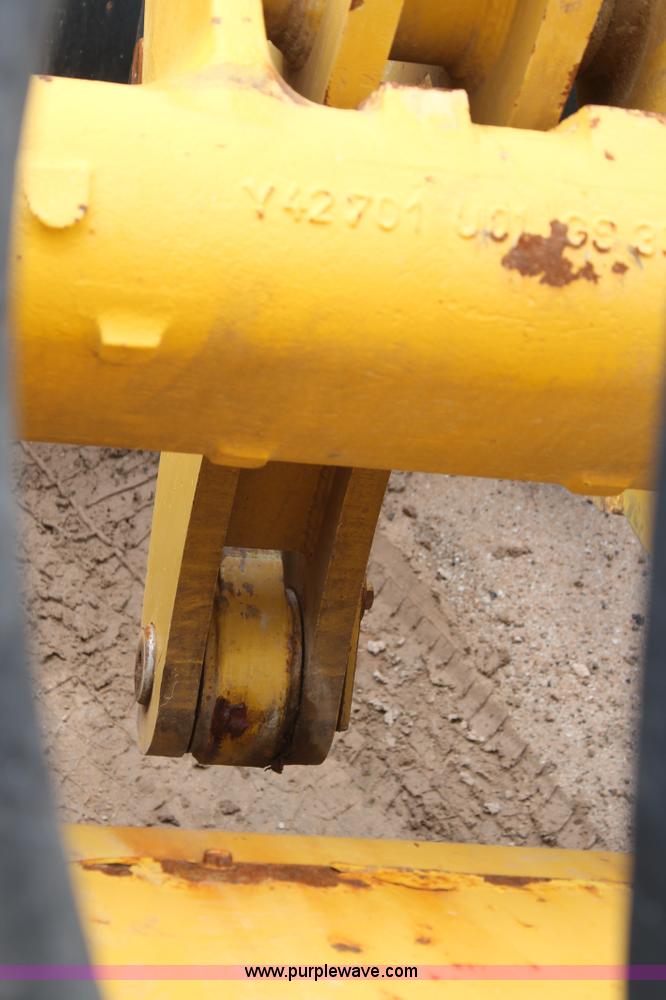 image for item L4368 2002 Komatsu WA270 wheel loader