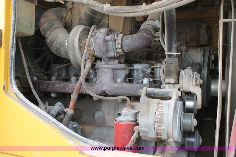 image for item L4368 2002 Komatsu WA270 wheel loader