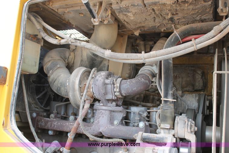 image for item L4368 2002 Komatsu WA270 wheel loader