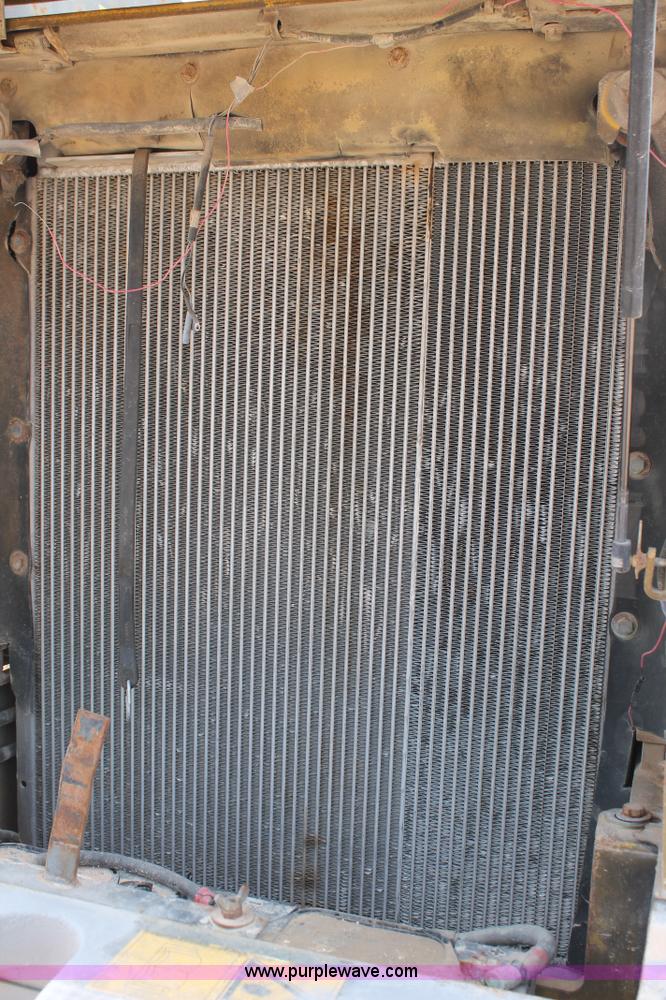 image for item L4368 2002 Komatsu WA270 wheel loader