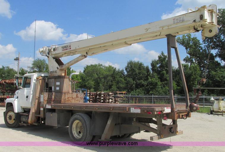 image for item R9329 1993 Ford LN8000 crane truck