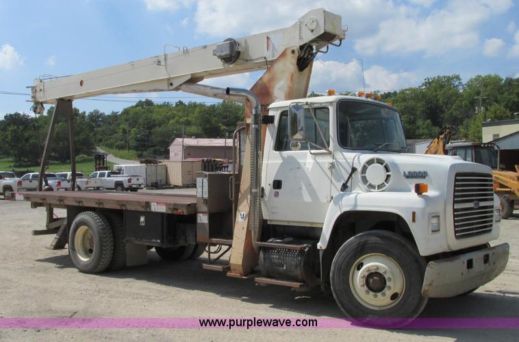 image for item R9329 1993 Ford LN8000 crane truck