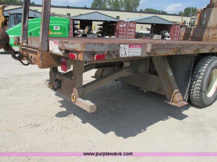 image for item R9329 1993 Ford LN8000 crane truck