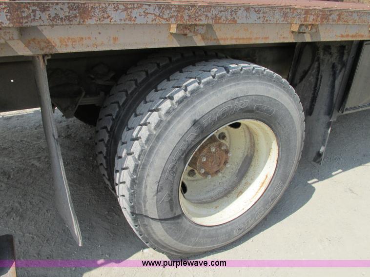 image for item R9329 1993 Ford LN8000 crane truck