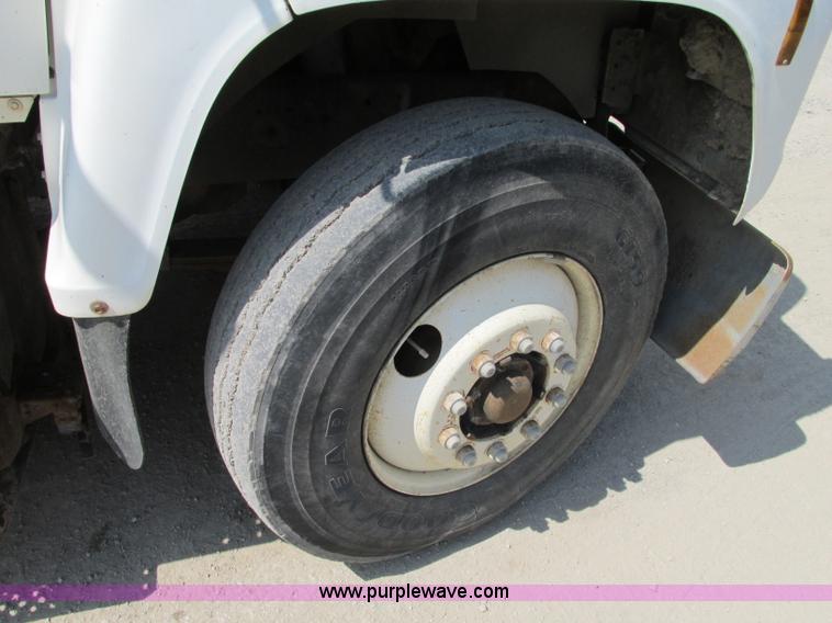 image for item R9329 1993 Ford LN8000 crane truck