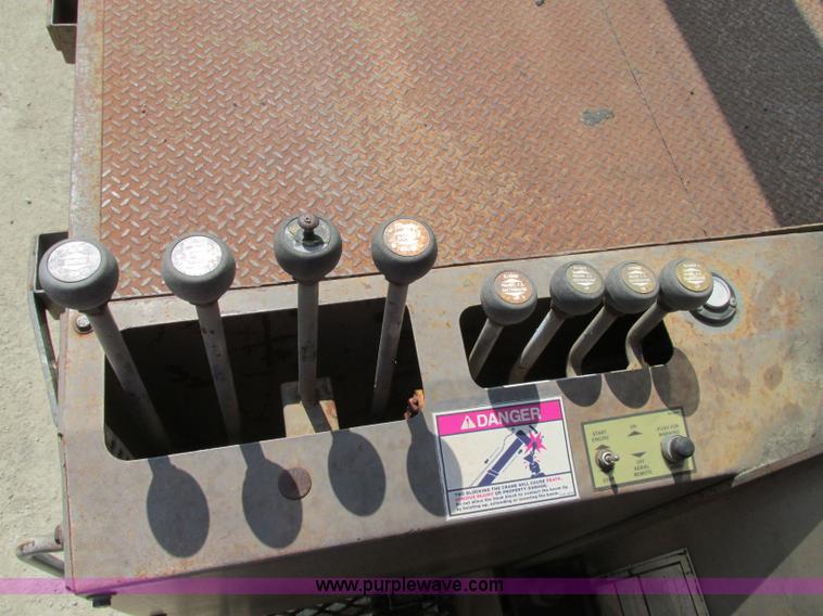 image for item R9329 1993 Ford LN8000 crane truck