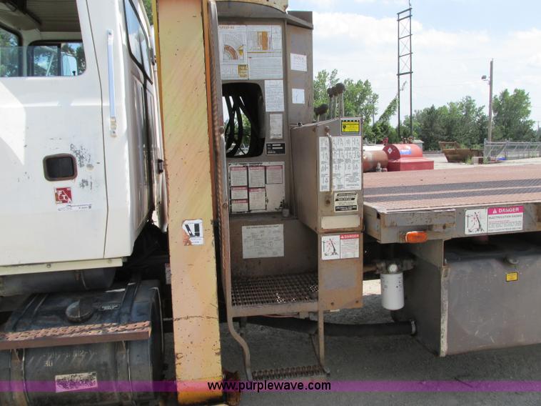 image for item R9329 1993 Ford LN8000 crane truck
