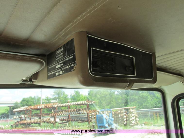 image for item R9329 1993 Ford LN8000 crane truck