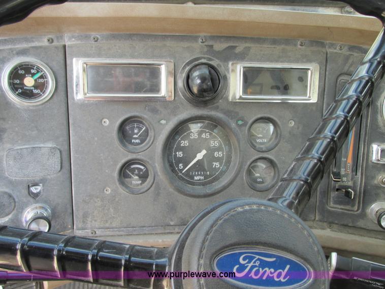 image for item R9329 1993 Ford LN8000 crane truck