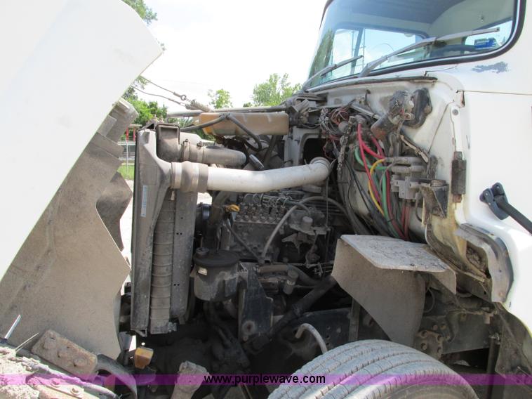 image for item R9329 1993 Ford LN8000 crane truck