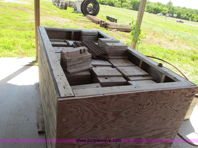 image for item R9374 Gomaco bridge finishing machine