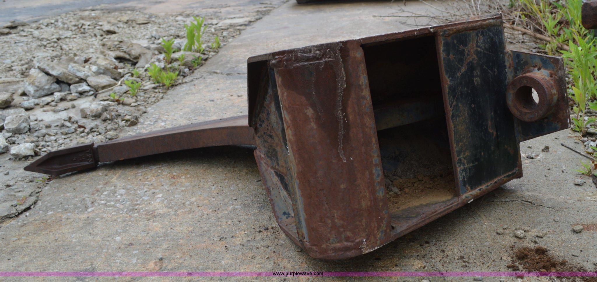 Wain Roy ripper attachment in Liberty, MO Item I2788 sold Purple Wave