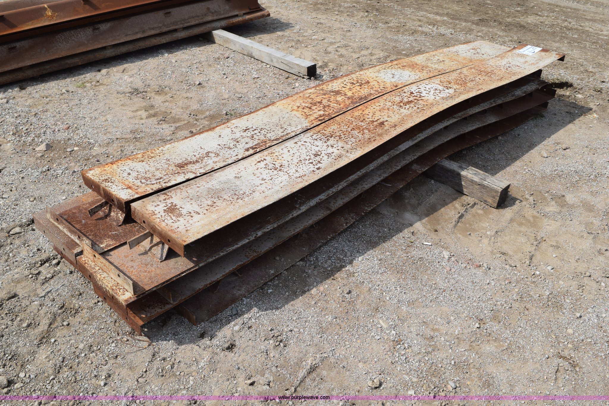 (12) radius concrete forms in Raytown, MO Item L3491 sold Purple Wave