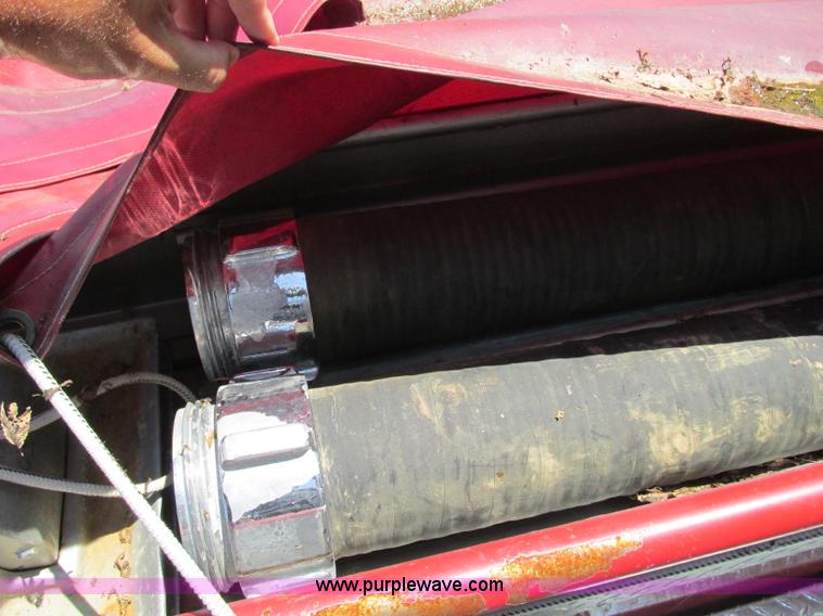 image for item AX9427 1985 Ford F800 fire truck