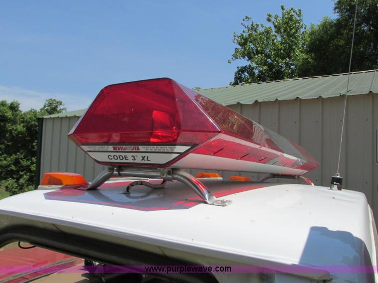 image for item AX9427 1985 Ford F800 fire truck