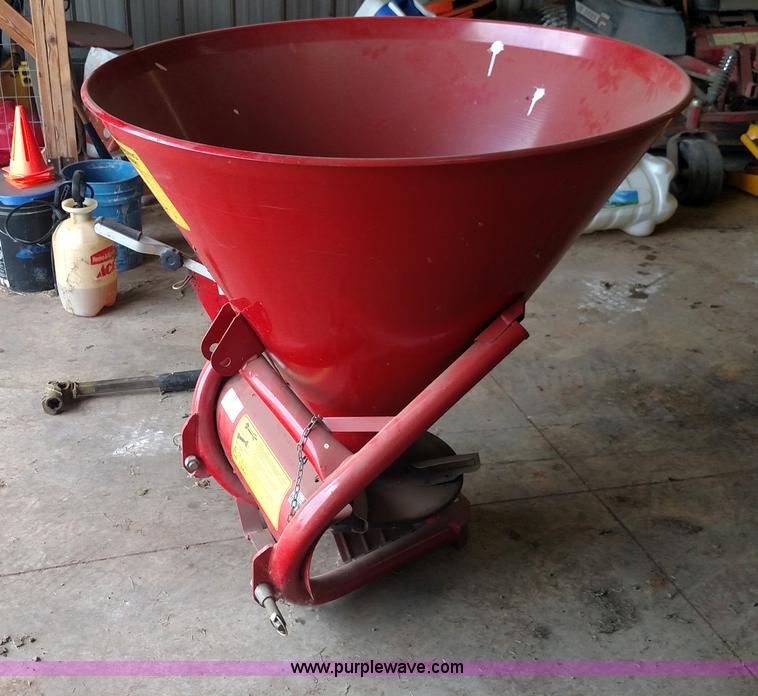 image for item BC9204 Fertilizer spreader