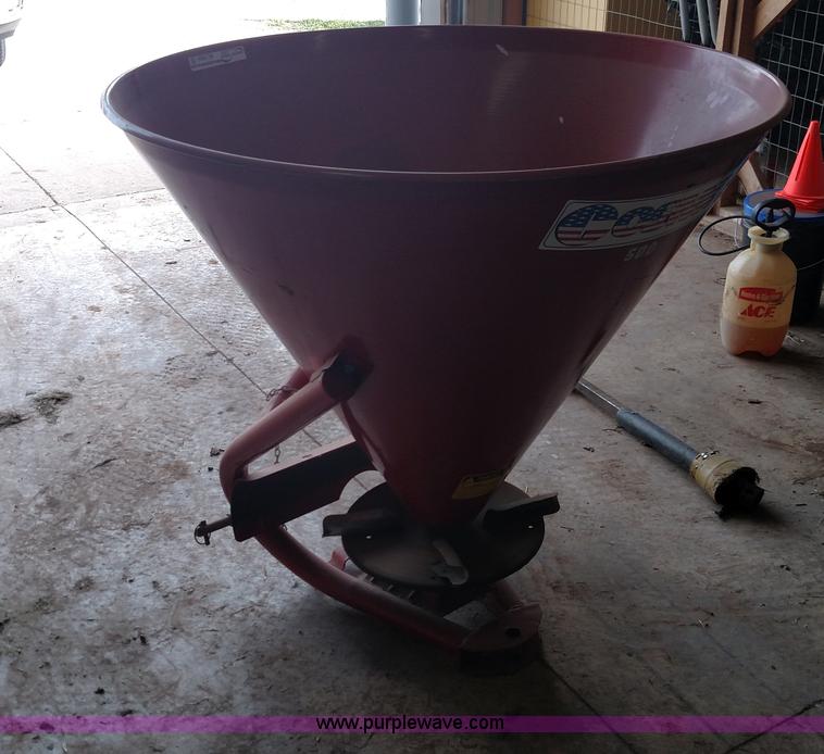 image for item BC9204 Fertilizer spreader