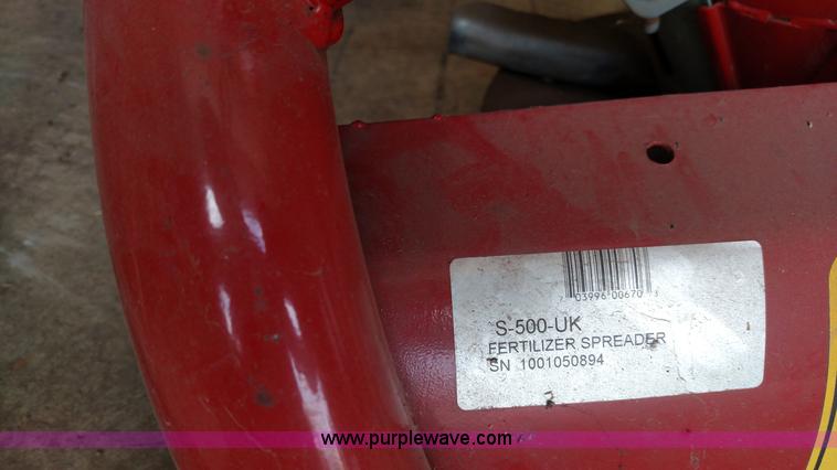 image for item BC9204 Fertilizer spreader
