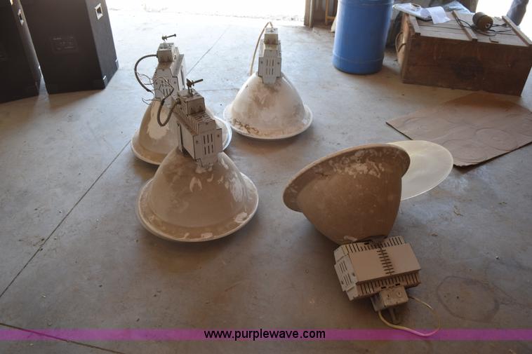 image for item BI9315 (4) Metalarc lights