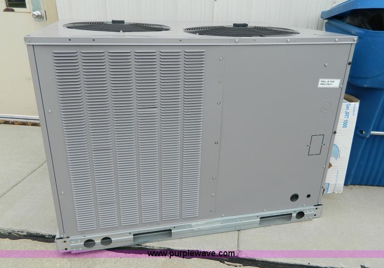 image for item BJ9059 Carrier High Efficiency Puron R-410A condensing unit