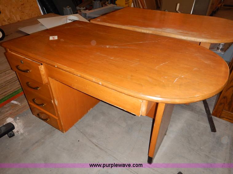 image for item BM9286 Assorted furniture