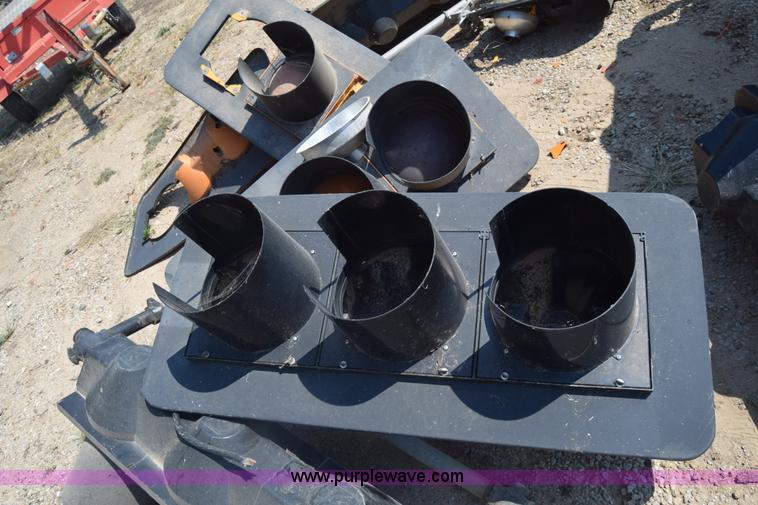 Assorted traffic light covers in Lyons, KS Item BN9847 sold Purple Wave