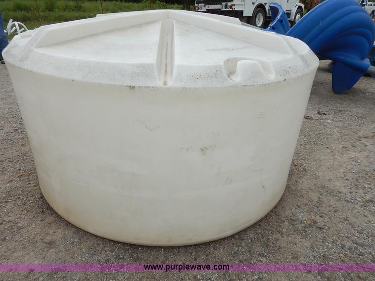 image for item BO9833 (2) poly tanks