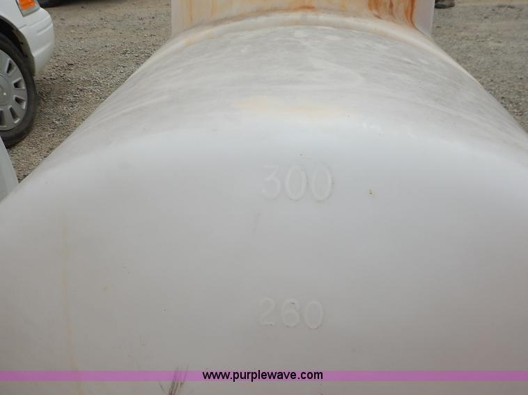 image for item BO9833 (2) poly tanks