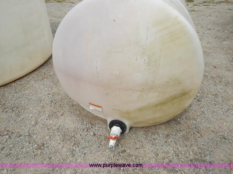 image for item BO9833 (2) poly tanks