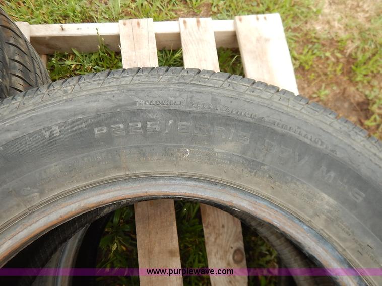 image for item BO9837 (14) 225/60R16 tires