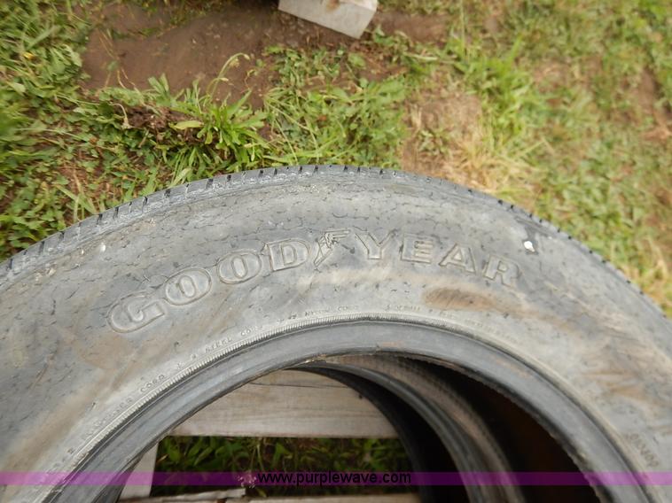 image for item BO9837 (14) 225/60R16 tires