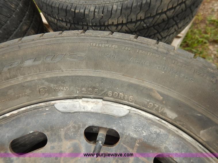 image for item BO9837 (14) 225/60R16 tires