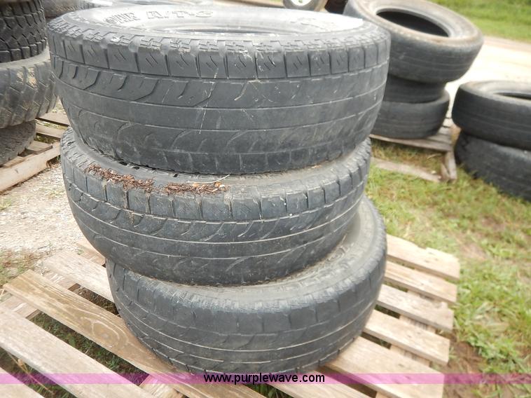 image for item BO9838 (3) Yokohama 265/75R16 tires