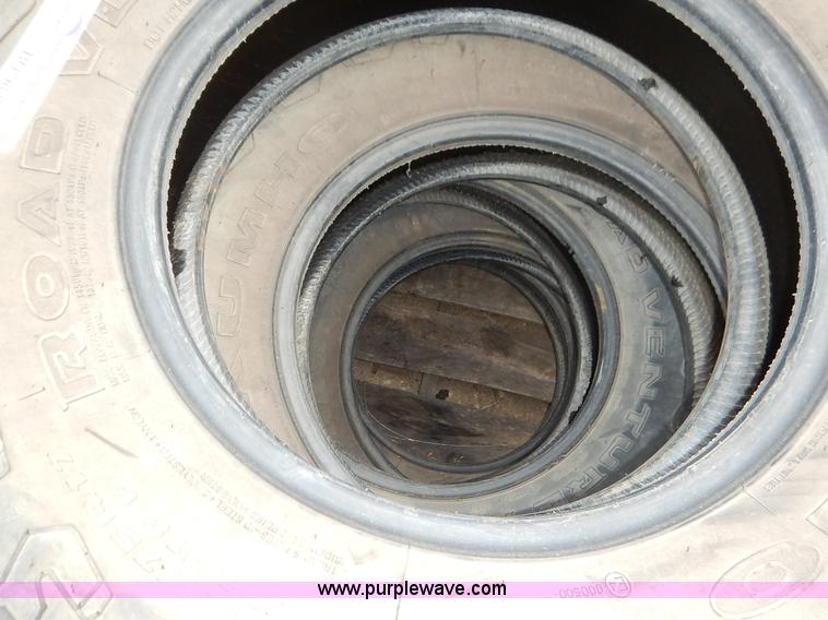 image for item BO9839 (5) 245/75R17 tires