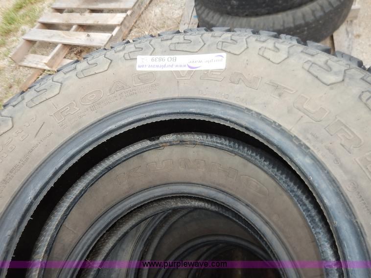 image for item BO9839 (5) 245/75R17 tires