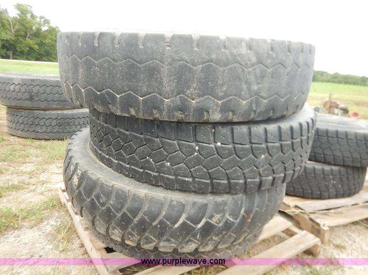 image for item BO9841 (8) 11R22.5 tires