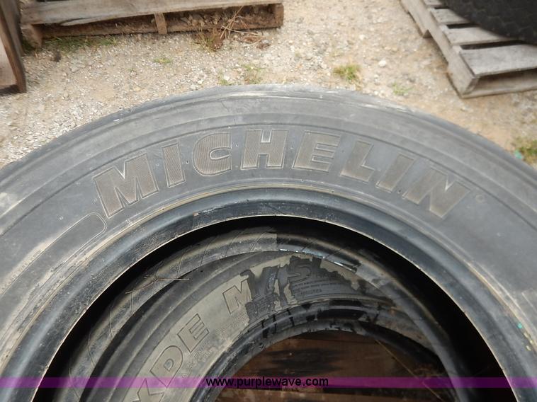 image for item BO9841 (8) 11R22.5 tires
