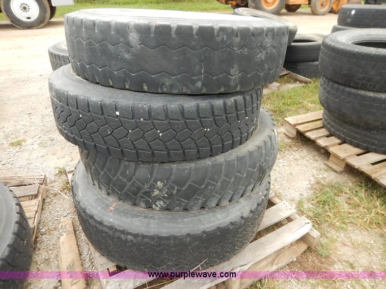 image for item BO9841 (8) 11R22.5 tires