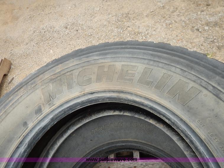 image for item BO9841 (8) 11R22.5 tires