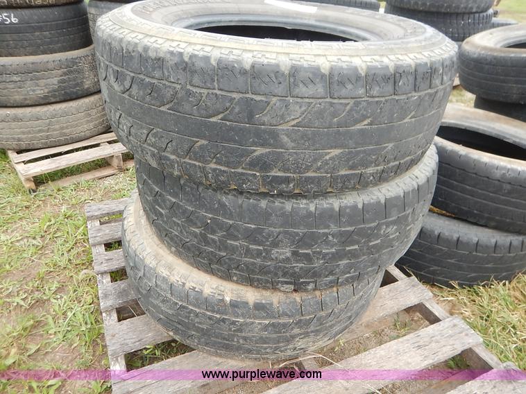 image for item BO9844 (8) 265/70R17 tires